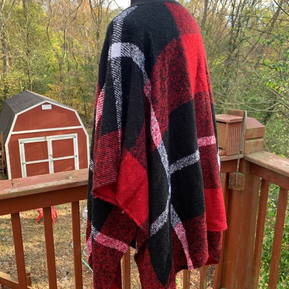 Red Plaid Poncho - Picture 8 of 9